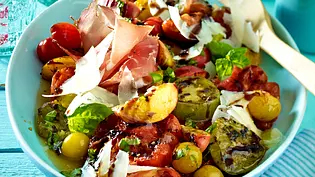 Gegrillter Tomaten-Pfirsich-Salat Rezept - Foto: LECKER @ Bauer Media Group Gegrillter Tomaten-Pfirsich-Salat Rezept - Foto: LECKER @ Bauer Media Group