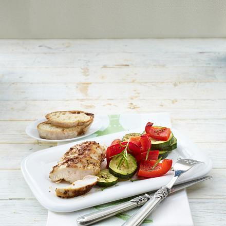 Gegrilltes Hähnchenfilet mit Sommergemüse Rezept