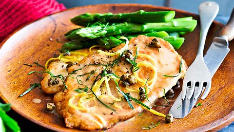 Geht ratzfatz, Schatz:  Minutenschnitzel vom Huhn Rezept - Foto: House of Food / Bauer Food Experts KG
