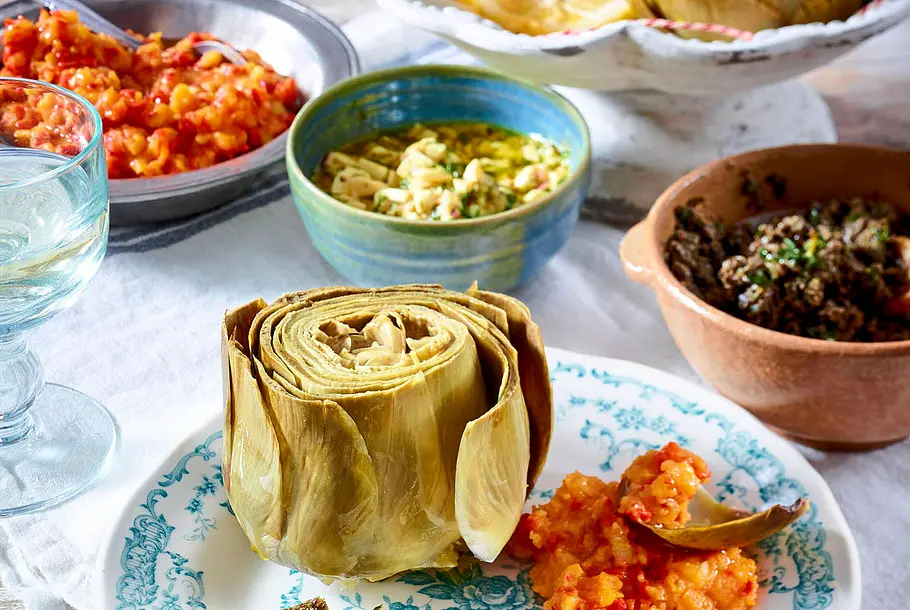 Gekochte Artischocken mit drei Dips Rezept Gekochte Artischocken mit drei Dips Rezept