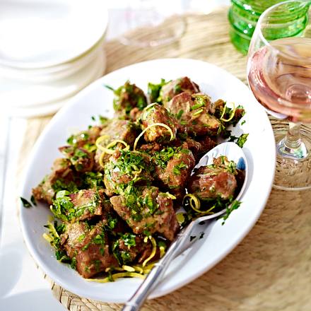 Gekräuterter Rindertopf mit Weißwein Rezept Gekräuterter Rindertopf mit Weißwein Rezept