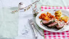 Gekräutertes Rinderfilet mit Dillmöhren, Gnocchiplätzchen und Zitronen-Sahne-Butter Rezept - Foto: LECKER @ Bauer Media Group Gekräutertes Rinderfilet mit Dillmöhren, Gnocchiplätzchen und Zitronen-Sahne-Butter Rezept - Foto: LECKER @ Bauer Media Group