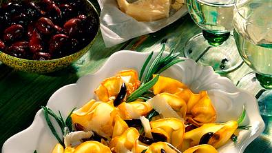 Gelbe Zucchini-Antipasti Rezept - Foto: LECKER @ Bauer Media Group