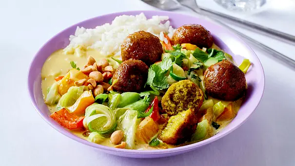 Gelbes Curry zum fix-mal-weglöffeln Rezept - Foto: LECKER @ Bauer Media Group