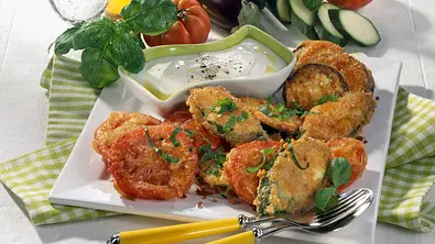Gemischtes Gemüse in Parmesan-Eihülle Rezept - Foto: LECKER @ Bauer Media Group