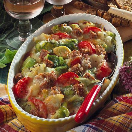 Gemüse-Auflauf mit Brot Rezept