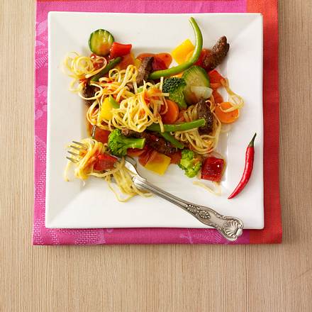Gemüse-Bratnudeln mit Rind Rezept Gemüse-Bratnudeln mit Rind Rezept