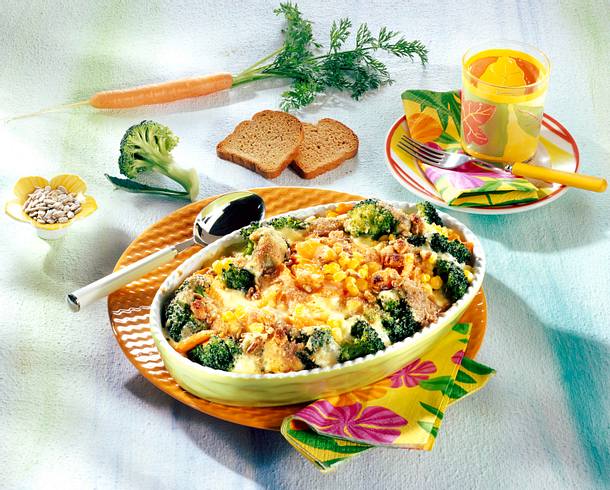 Gemüse-Gratin mit Käsesoße und Zwieback-Kuste Rezept