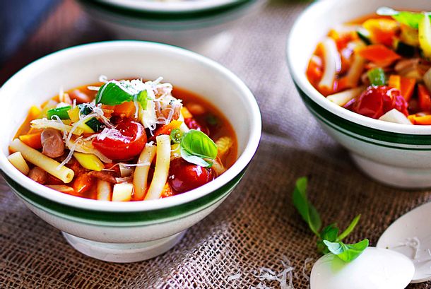 Gemüse-Minestrone „Defender“ mit Nudeln Rezept Gemüse-Minestrone „Defender“ mit Nudeln Rezept