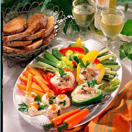 Gemüse mit Thunfisch & Forellen-Dip Rezept Gemüse mit Thunfisch & Forellen-Dip Rezept