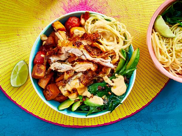 Gemüse-Mix mit Hähnchen und Nudeln Rezept