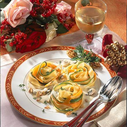 Gemüse-Nudelnester mit Gorgonzola-Soße Rezept