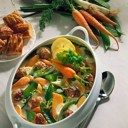 Gemüse-Ragout mit Klößchen Rezept Gemüse-Ragout mit Klößchen Rezept