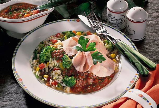 Gemüse-Reismischung mit Tomatensoße und Kasseler Rezept Gemüse-Reismischung mit Tomatensoße und Kasseler Rezept