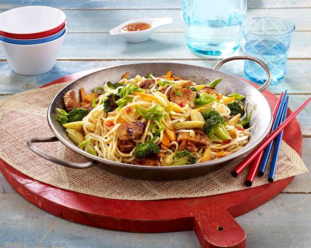 Gemüsebratnudeln mit Pute Rezept Gemüsebratnudeln mit Pute Rezept