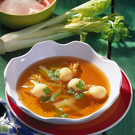 Gemüsebrühe mit Käseklößchen Rezept Gemüsebrühe mit Käseklößchen Rezept