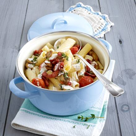Gemüsenudeln mit Kräuter-Käse-Creme Rezept Gemüsenudeln mit Kräuter-Käse-Creme Rezept