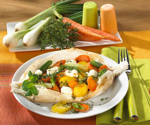 Gemüsepäckchen mit Schafskäse Rezept Gemüsepäckchen mit Schafskäse Rezept