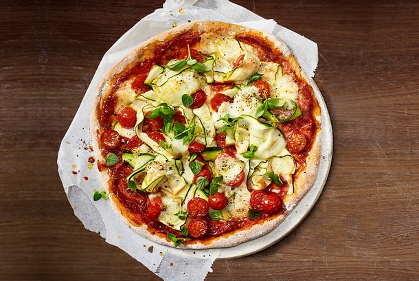 Gemüsepizza mit Booster-Boden Rezept Gemüsepizza mit Booster-Boden Rezept
