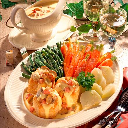 Gemüseplatte mit gefüllten Pasteten Rezept Gemüseplatte mit gefüllten Pasteten Rezept