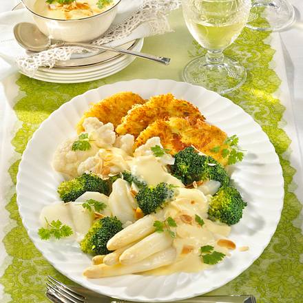 Gemüseplatte mit Kartoffelplätzchen Rezept Gemüseplatte mit Kartoffelplätzchen Rezept