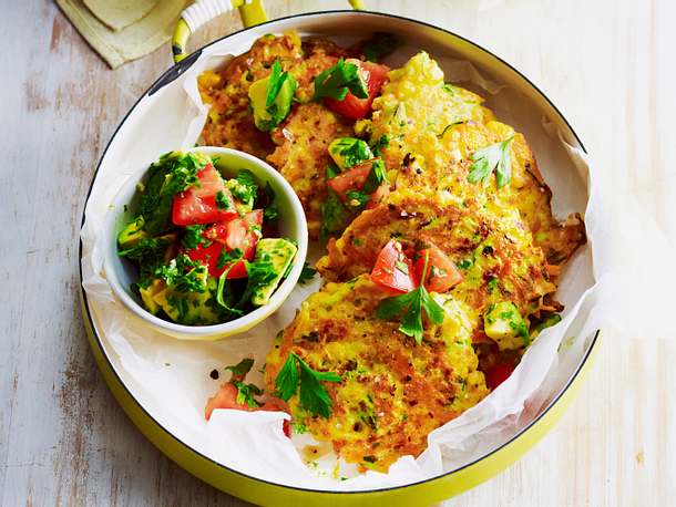 Gemüsepuffer mit Avocado-Salsa Rezept Gemüsepuffer mit Avocado-Salsa Rezept