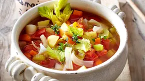 Gemüsesuppe - Foto: LECKER @ Bauer Media Group Gemüsesuppe - Foto: LECKER @ Bauer Media Group