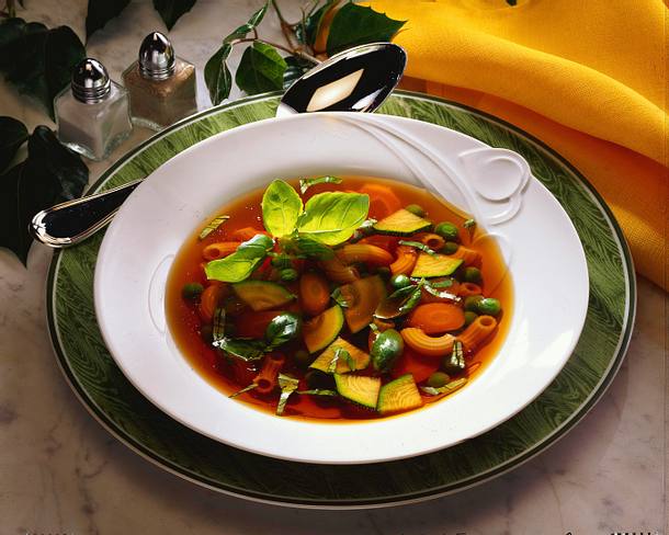 Gemüsesuppe mit Basilikum Rezept Gemüsesuppe mit Basilikum Rezept