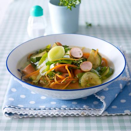 Gemüsesuppe mit Geflügelwürstchen Rezept Gemüsesuppe mit Geflügelwürstchen Rezept