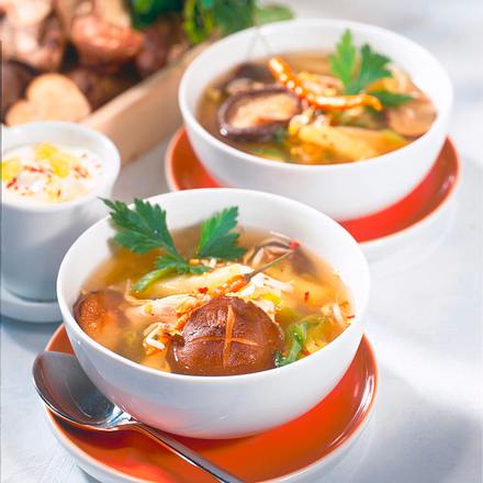 Gemüsesuppe mit Hähnchenfleisch Rezept Gemüsesuppe mit Hähnchenfleisch Rezept