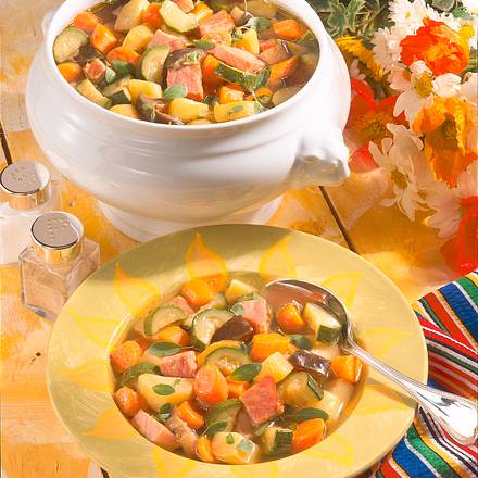 Gemüsesuppe mit Kasseler Rezept Gemüsesuppe mit Kasseler Rezept