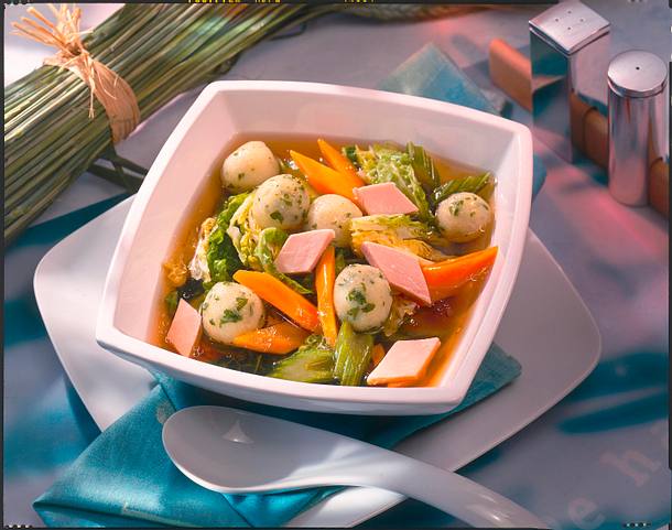 Gemüsesuppe mit Knödeln Rezept Gemüsesuppe mit Knödeln Rezept