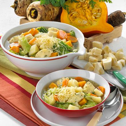 Gemüsetopf mit Pastinaken und Grießklößchen Rezept Gemüsetopf mit Pastinaken und Grießklößchen Rezept
