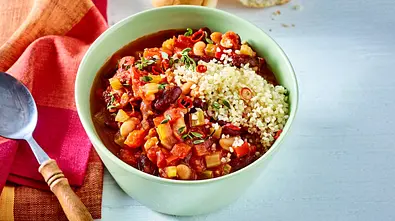 Gemüse-Chili mit Bulgur Rezept - Foto: LECKER @ Bauer Media Group