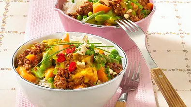 Gemüse-Hack-Curry zu Basmatireis Rezept - Foto: LECKER @ Bauer Media Group
