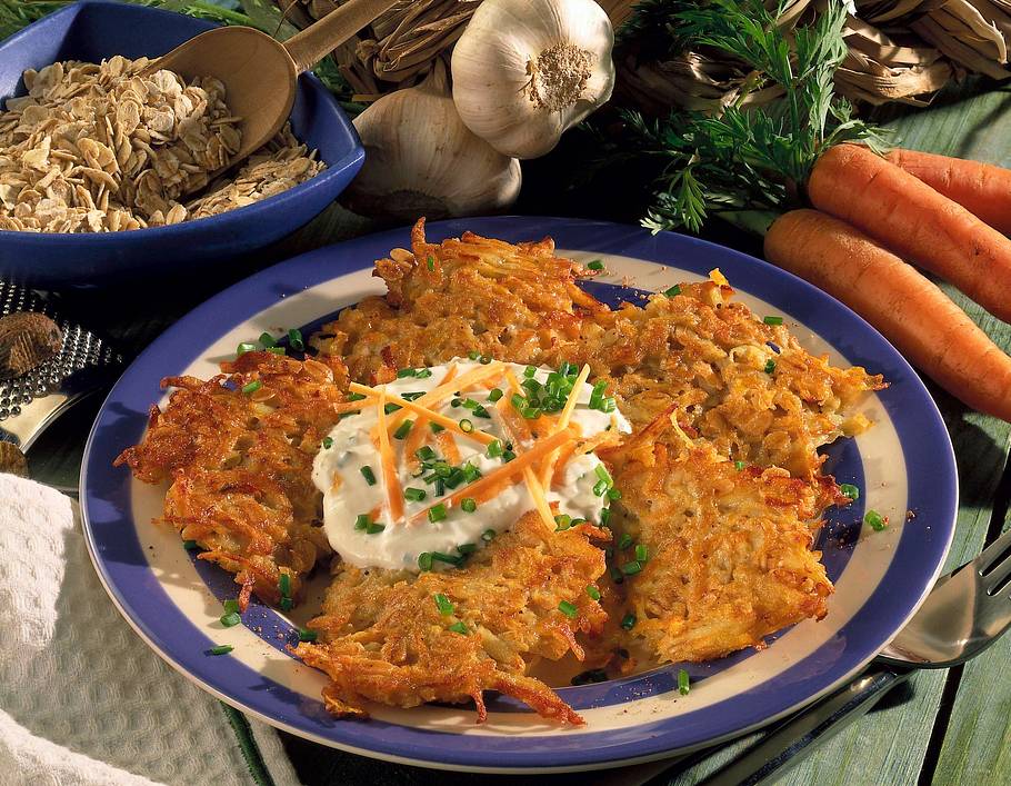 Gemüse-Haferflockenpuffer mit Dip Rezept