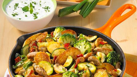 Gemüse-Kartoffel-Pfanne Rezept - Foto: House of Food / Bauer Food Experts KG