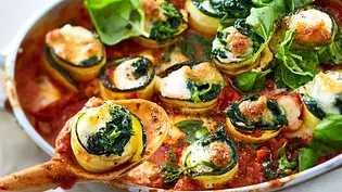 Gemüse-Lasagne-Röllchen Rezept - Foto: LECKER @ Bauer Media Group Gemüse-Lasagne-Röllchen Rezept - Foto: LECKER @ Bauer Media Group