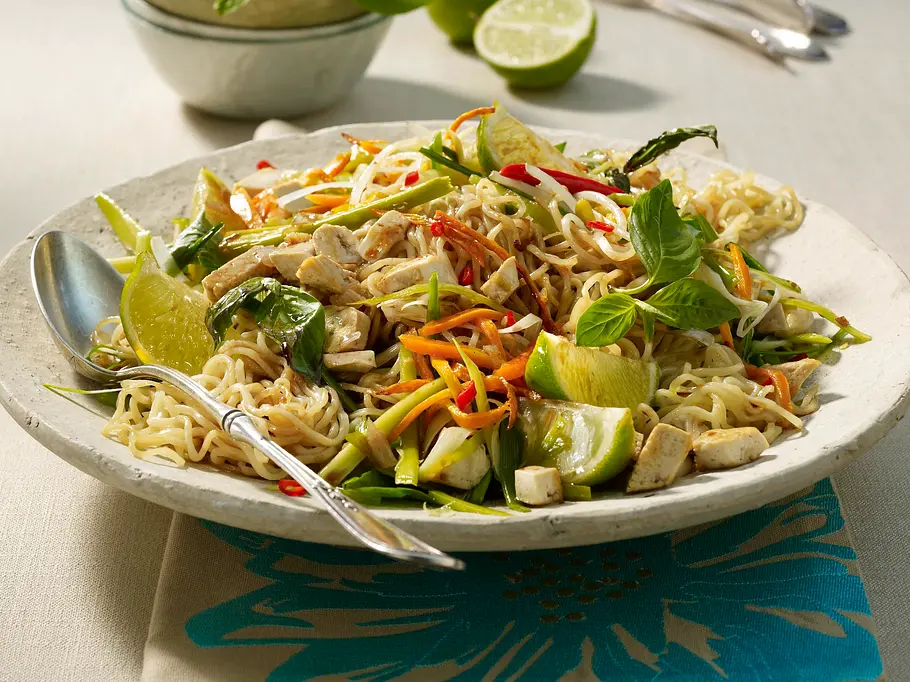 Gemüse-Nudeln mit Tofu Rezept Gemüse-Nudeln mit Tofu Rezept