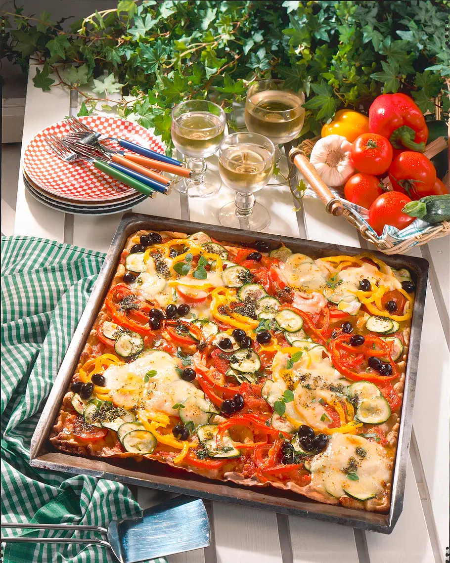 Gemüse-Pfannkuchen vom Blech Rezept Gemüse-Pfannkuchen vom Blech Rezept
