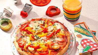 Gemüse-Pizza mit Mozzarella Rezept - Foto: House of Food / Bauer Food Experts KG