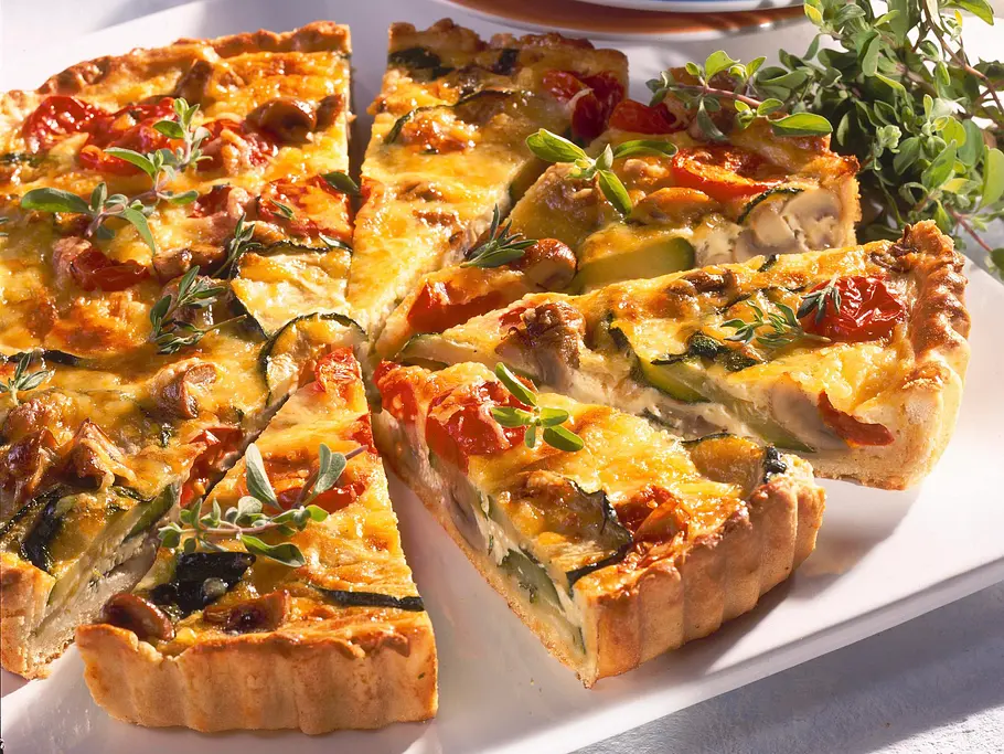 Gemüse-Quiche mit Gouda Rezept Gemüse-Quiche mit Gouda Rezept