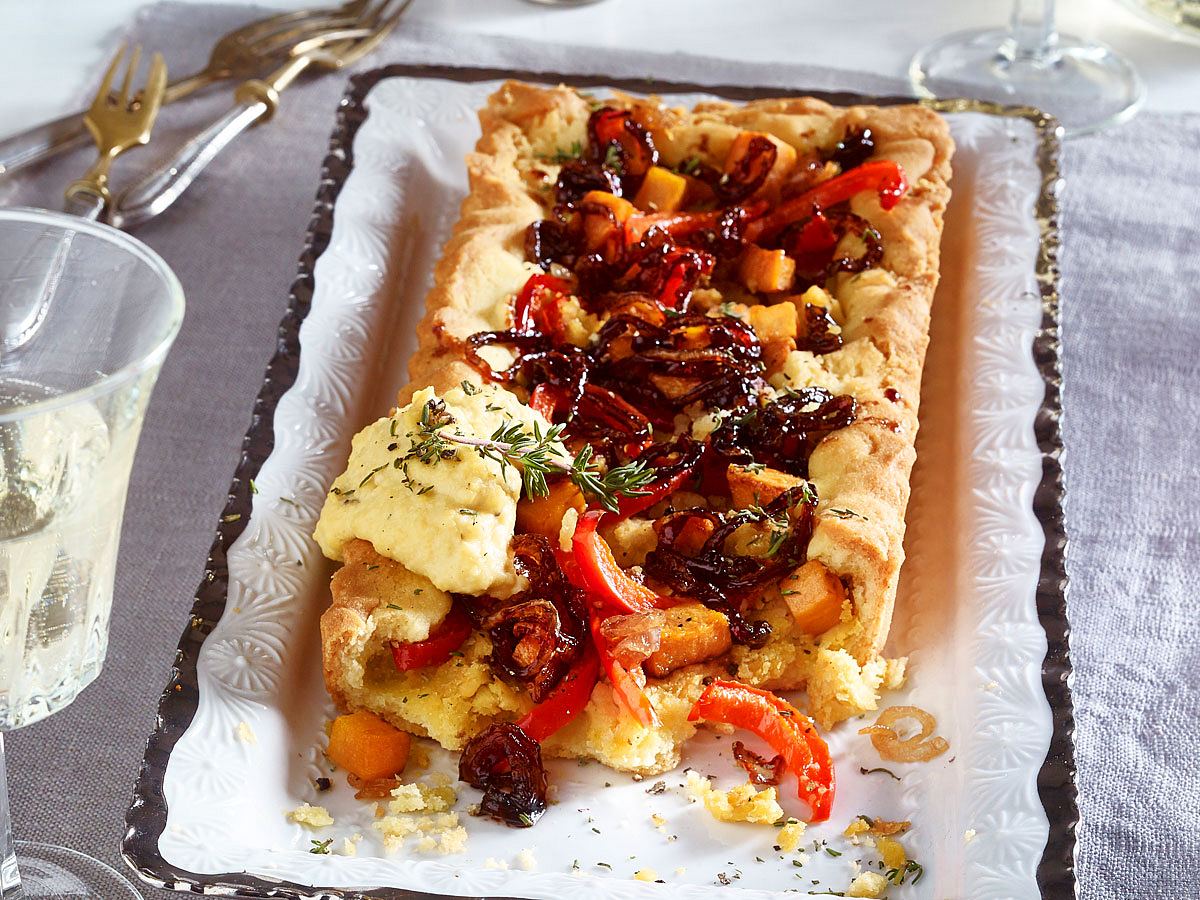 Gemüse-Tarte mit Hummus und Süßkartoffeln Rezept