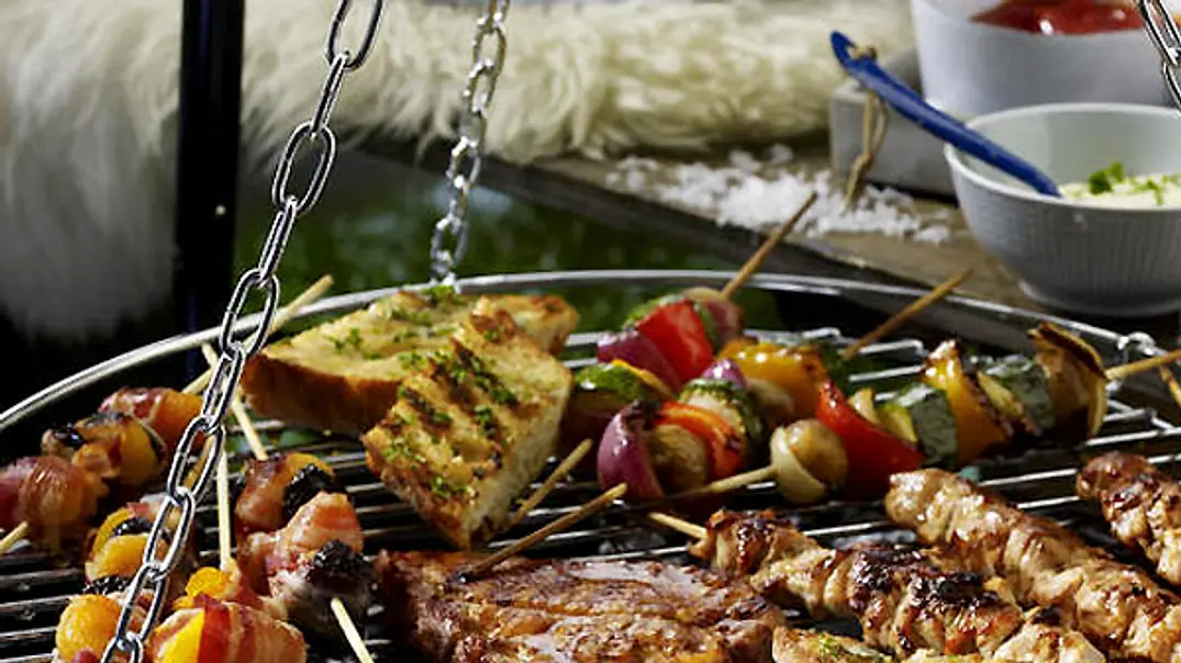 Gemüse & Obst vom Spieß Rezept - Foto: LECKER @ Bauer Media Group Gemüse & Obst vom Spieß Rezept - Foto: LECKER @ Bauer Media Group