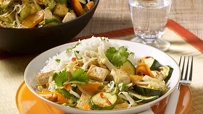 Gemüse und Tofu aus dem Wok Rezept - Foto: LECKER @ Bauer Media Group
