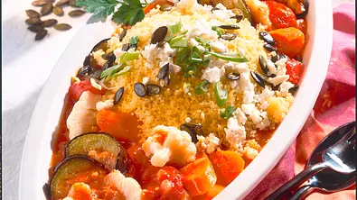 Gemüsegulasch mit Couscous Rezept - Foto: LECKER @ Bauer Media Group