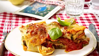 Gemüselasagne vom Blech Rezept - Foto: LECKER @ Bauer Media Group
