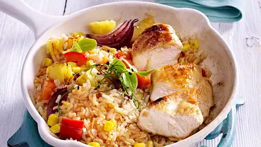 Gemüsepfanne mit Hähnchen Rezept - Foto: LECKER @ Bauer Media Group Gemüsepfanne mit Hähnchen Rezept - Foto: LECKER @ Bauer Media Group