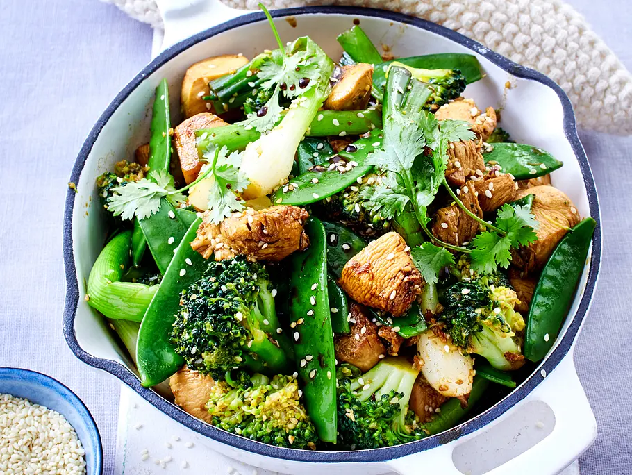 Gemüsepfanne mit Hähnchen, Zuckerschoten und Brokkoli Rezept
