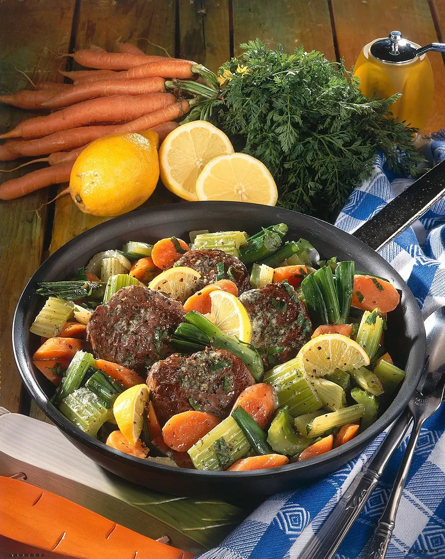 Gemüsepfanne mit Rinderfilet Rezept Gemüsepfanne mit Rinderfilet Rezept